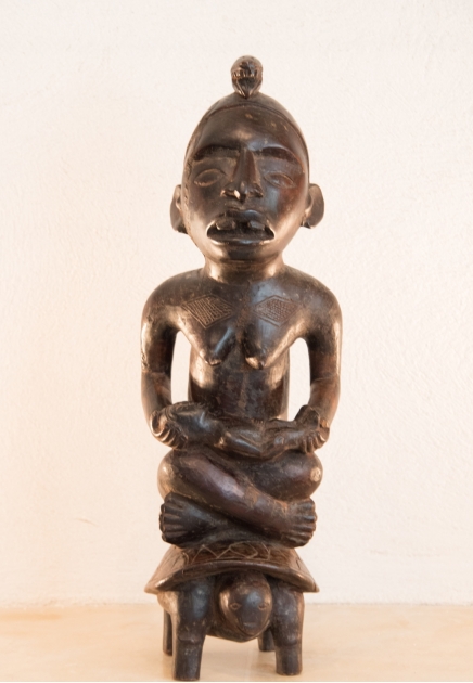 Yombe Mother–and-child figure